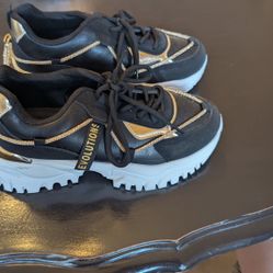 Evolutions. European Women Shoes  (Size 7.5)