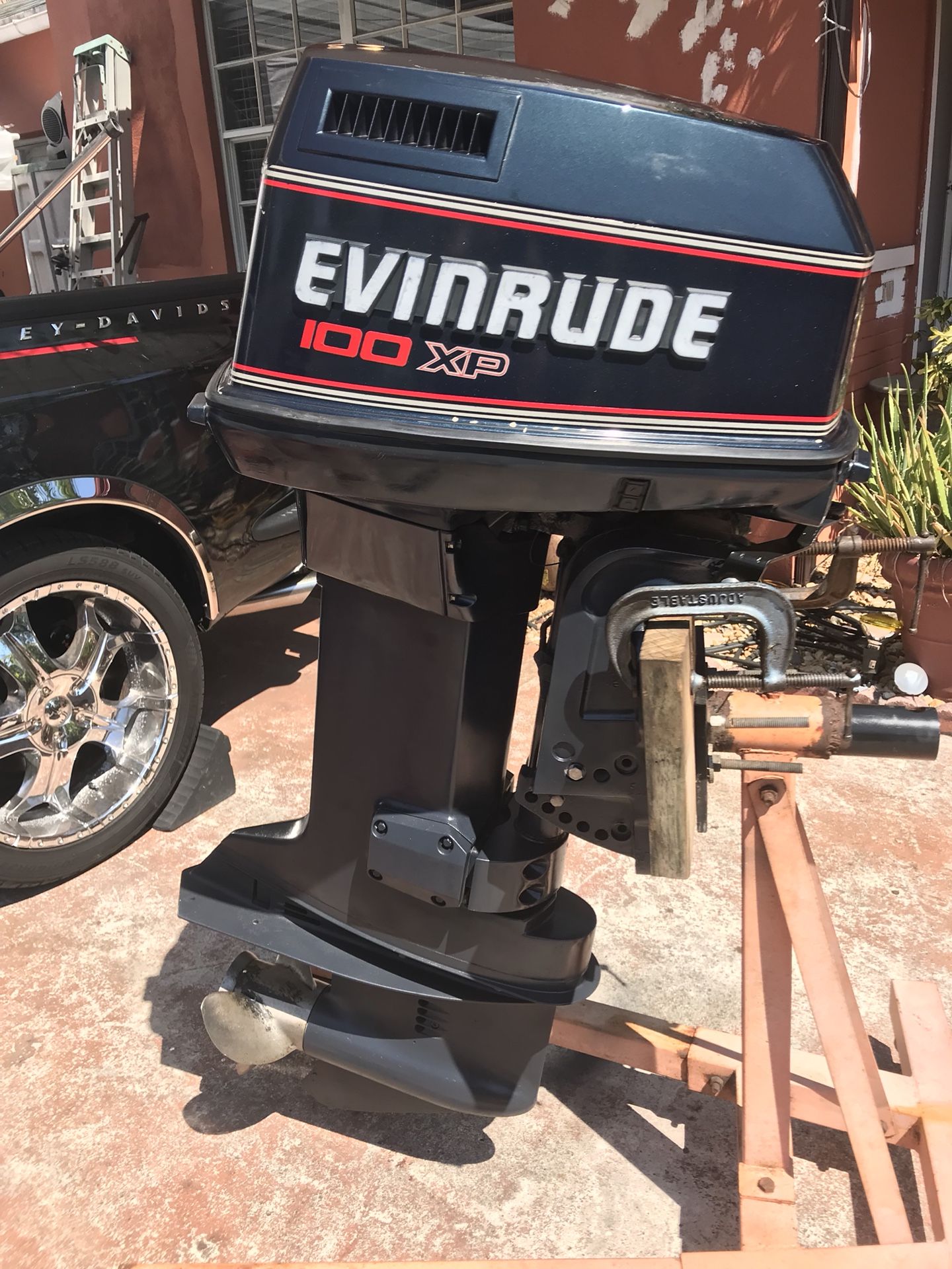 EVINRUDE 100XP SPECIAL OUTBOARD MOTOR
