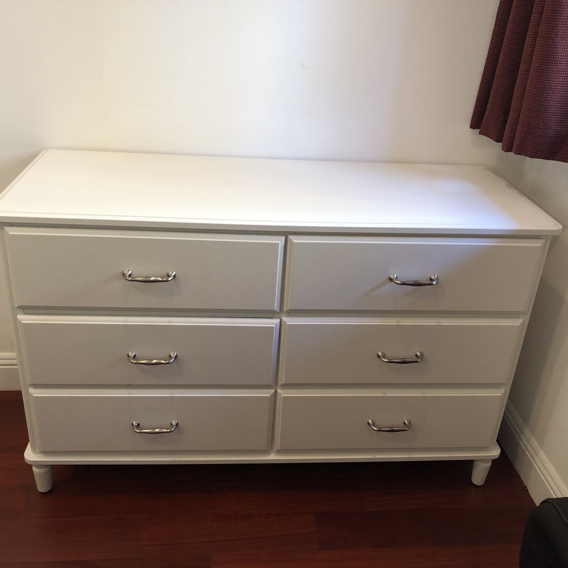 Tyssedal 6 Drawer White Dresser