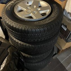 5 Jeep Wrangler Unlimited Tires  - $450