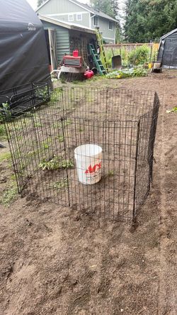 Dog pen fence