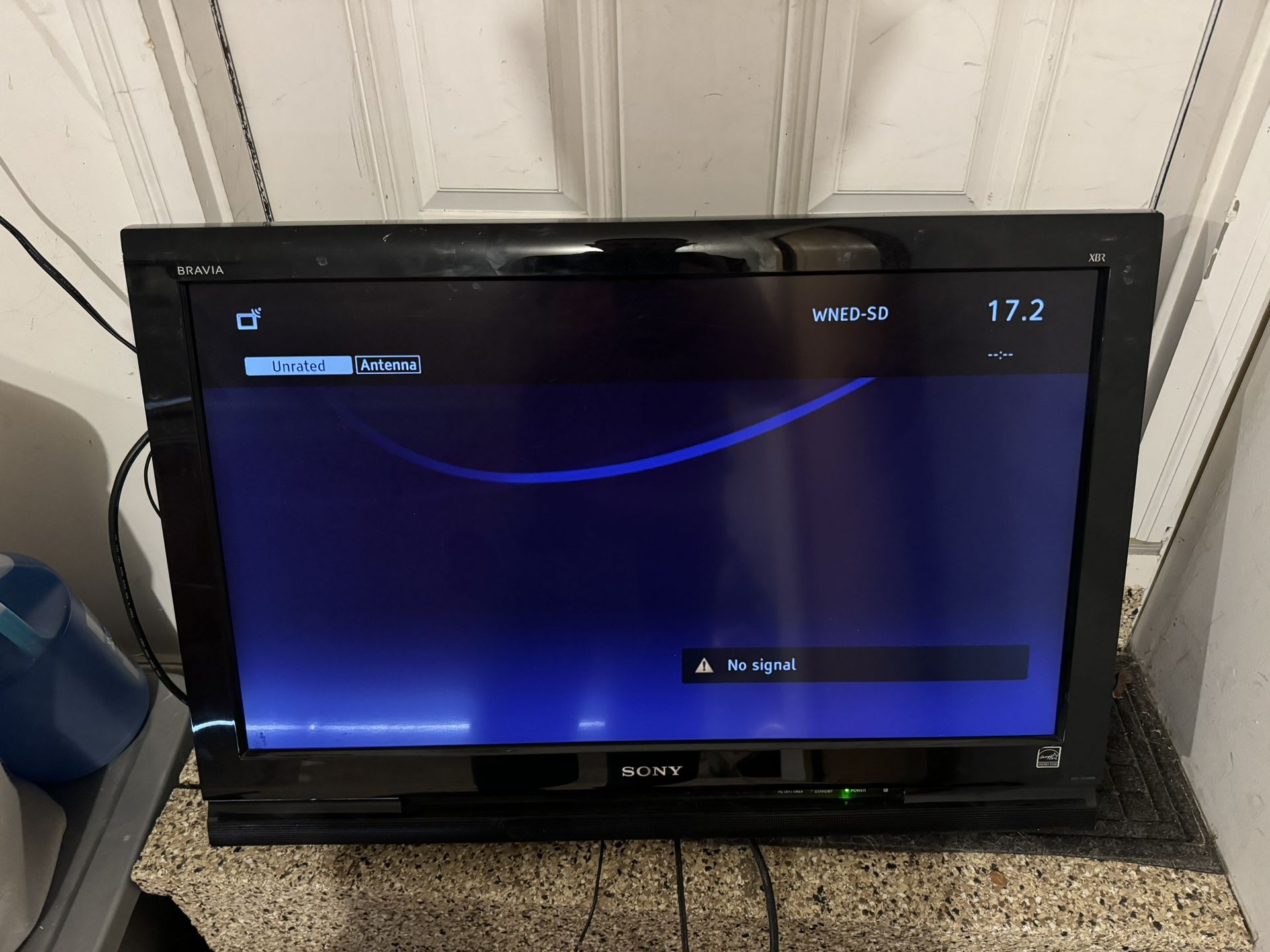 32” Sony Tv With Wall Mount And Base