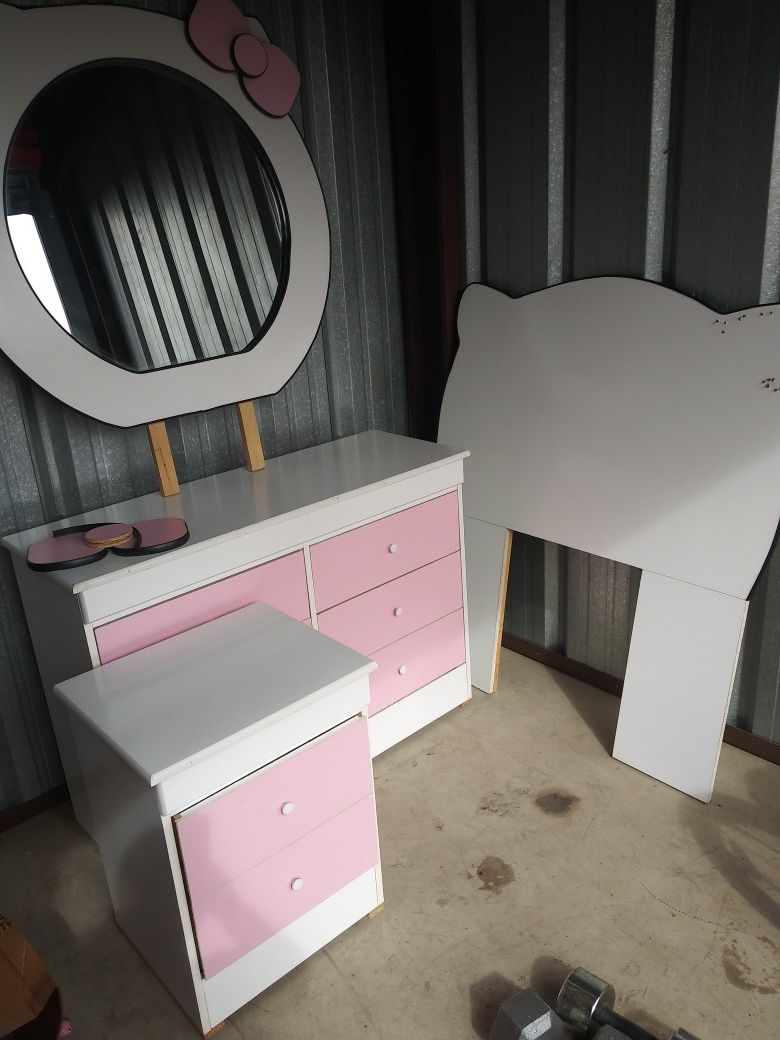 Hello kitty bedroom set