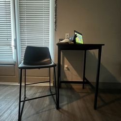 Bar Top Table & 4 Stools