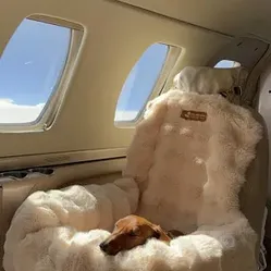 Pelsbarn luxury dog plush bucket style travel seat. Faux fur.