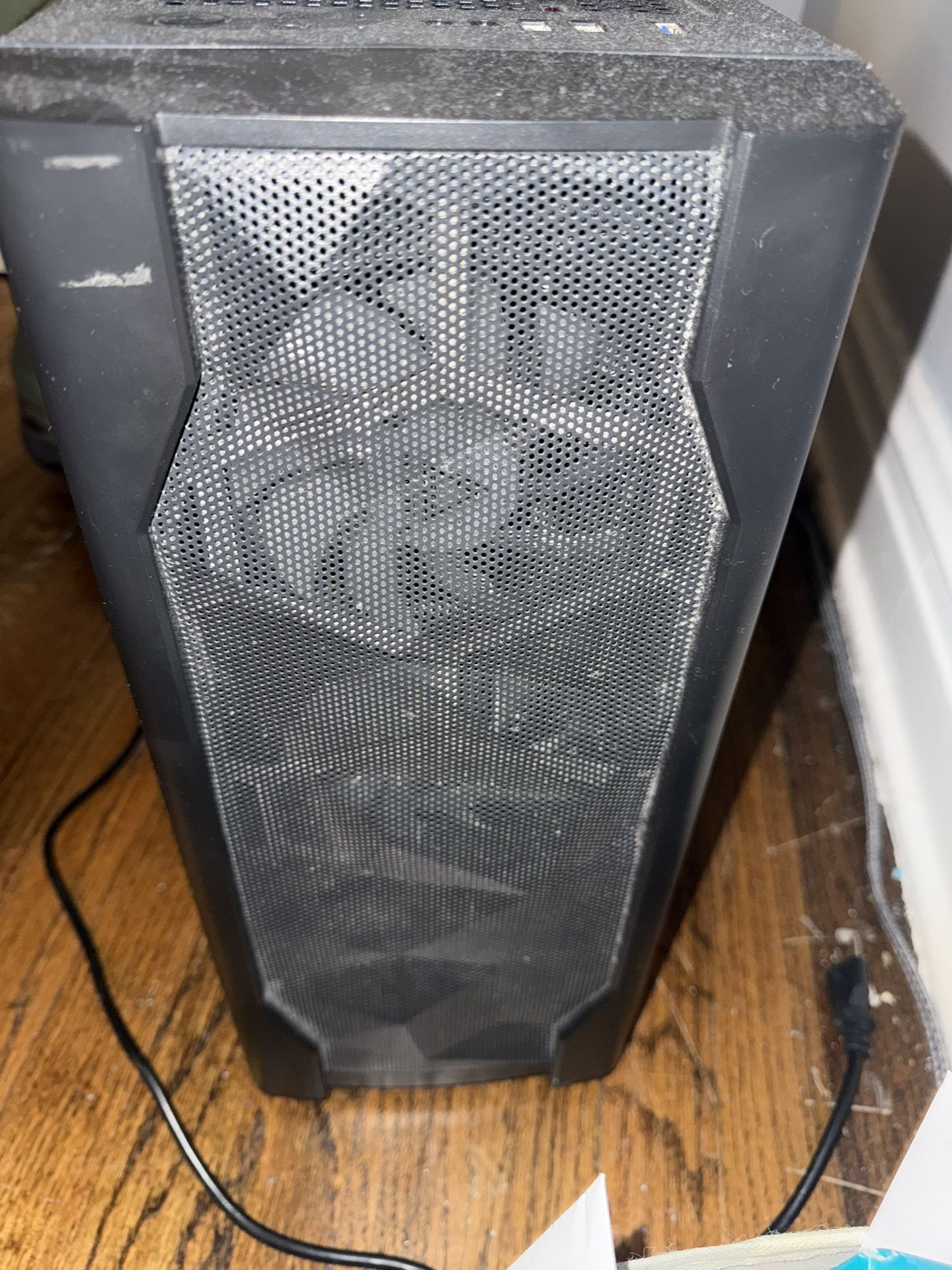 Gaming Tower Z390UD/32GB RAM/GeForce GTX 1050/600w PS