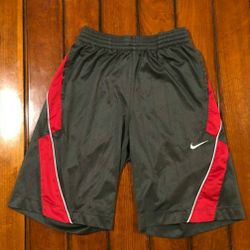 Nike Basketball Shorts
Dry Fit 
Size: S