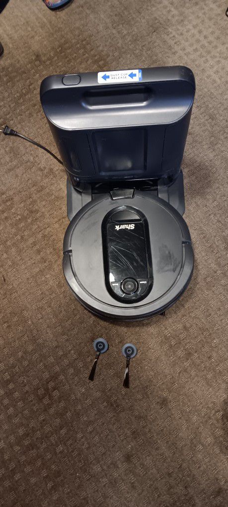 Shark IQ Robot Self-Empty® XL Vacuum with Self-Empty Base