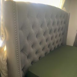Queen Tufted Upholstered Bed Frame 