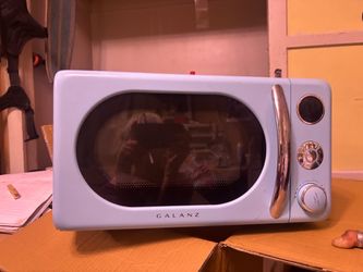 Galanz Retro Microwave Oven Light Blue