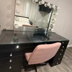 Impressions Vanity 