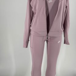 Women’s Nike Sweatsuit