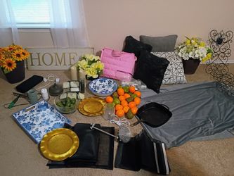 HOME DECOR BUNDLE AND Housewares TAKE EVERYTHING FOR 20$
