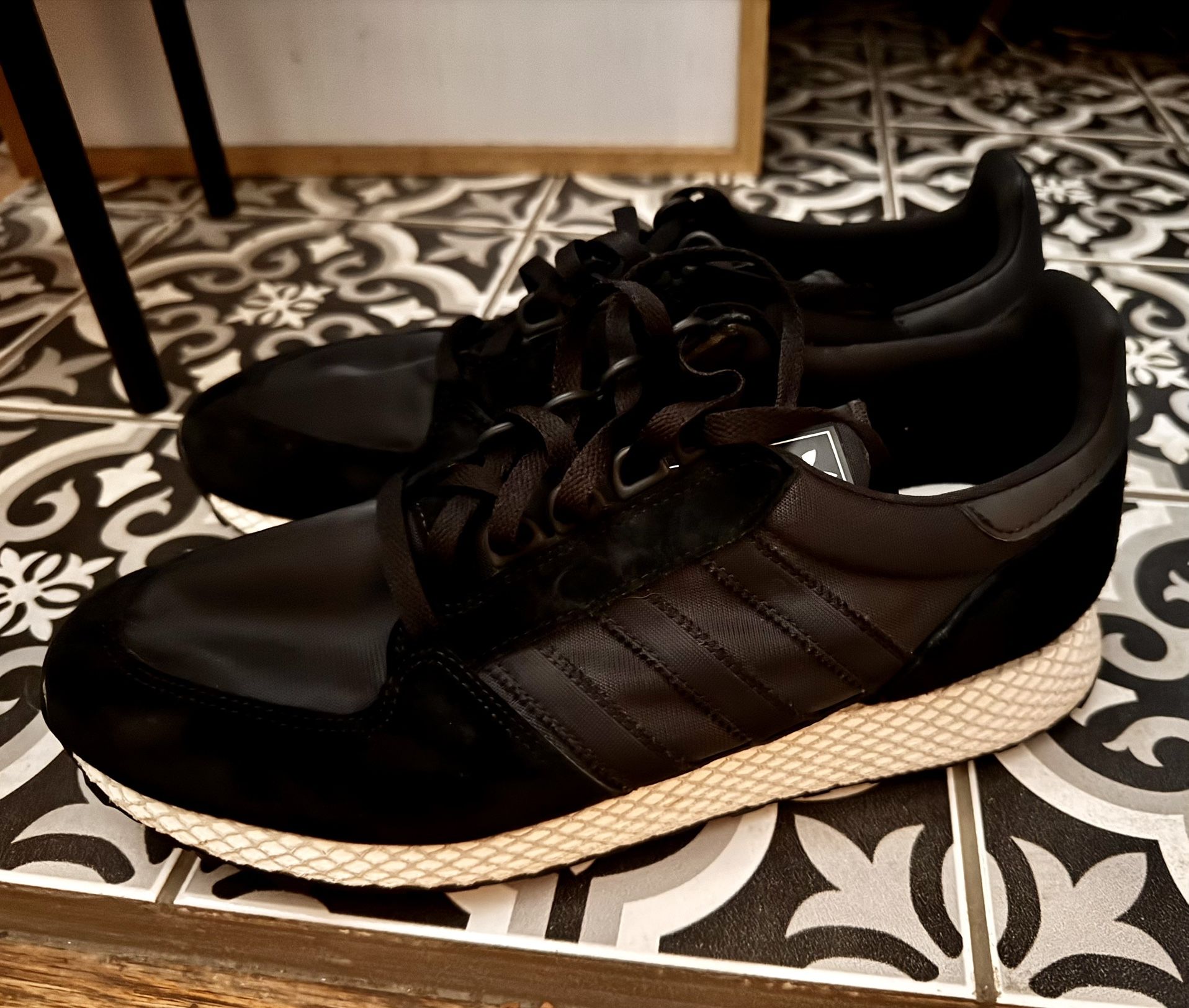 Like New 10 M Men’s Adidas Forest Grove Trainers Black Sneakers Shoes core black