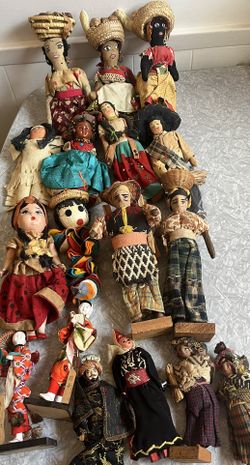 VINTAGE 1940’s& 50’s WORLD TRAVEL DOLLS LOT OF 17