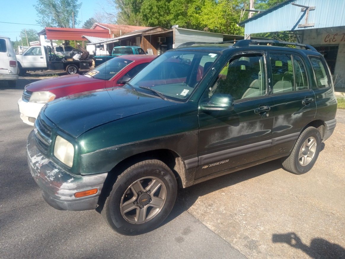 2002 Chevy Tracker RUNS GREAT