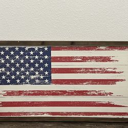 Rustic American Flag Wall Decor – 35.5” x 20”