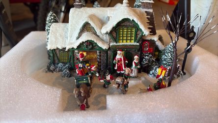 Thomas Kinkade Christmas Village Santa Claus House Figurine Set