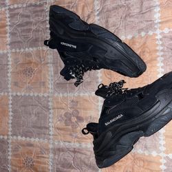 Balenciaga Triple S Size 8 