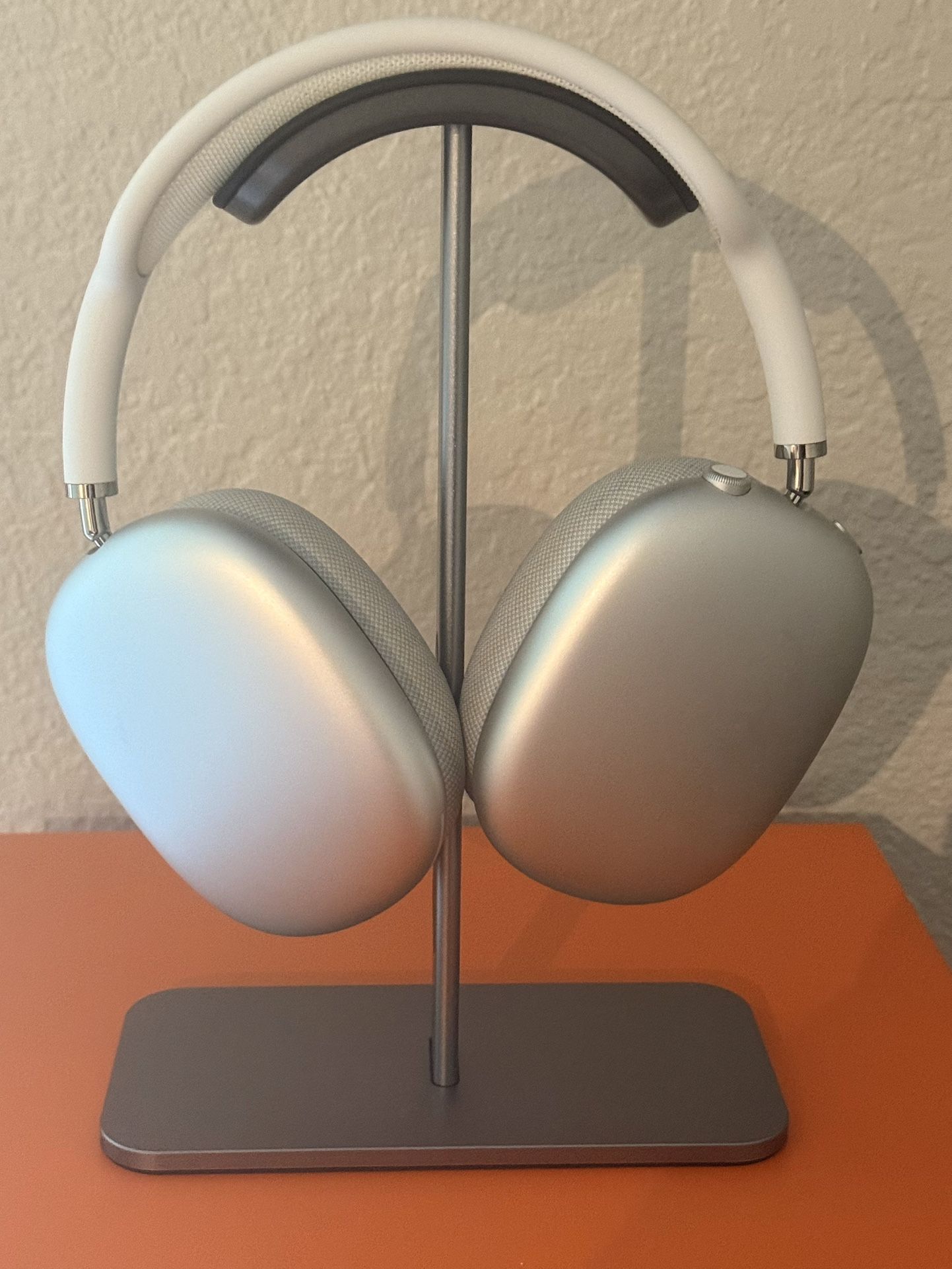 AirPods Max Wireless Earphones Space Gray + Stand