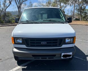 2004 Ford E-250