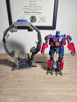 Transformers studio series leader class dark of the moon optimus prime