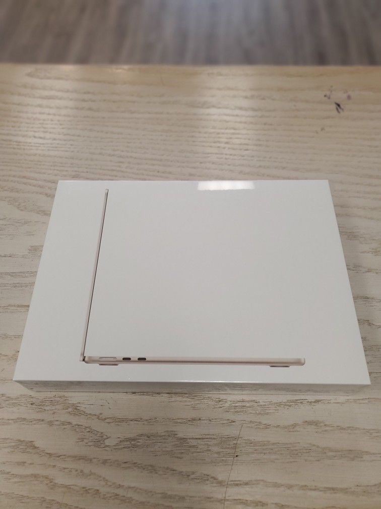 Apple Macbook Air 13.6 Inch Laptop M2 Chip 16gb Ram 256GB SSD Brand New - 5 Dollars Down No Credit Needed