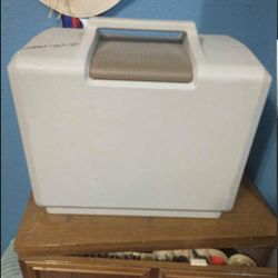 Bernina Sewing Machine 