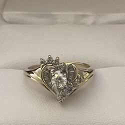 10K Yellow Gold ~1/3CTW Diamond (~1/5C Center) Heart Ring Size 6.5