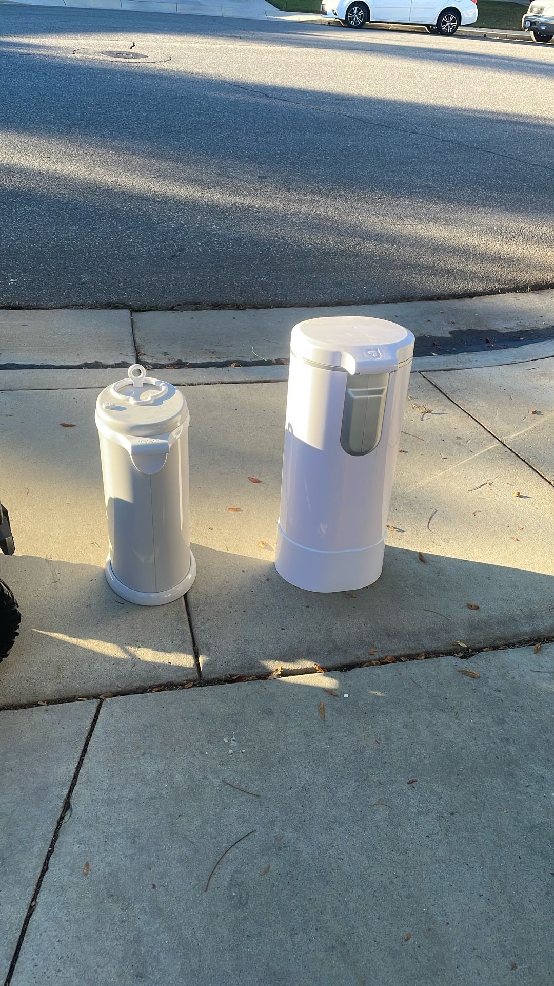 Munchkin Diaper Container