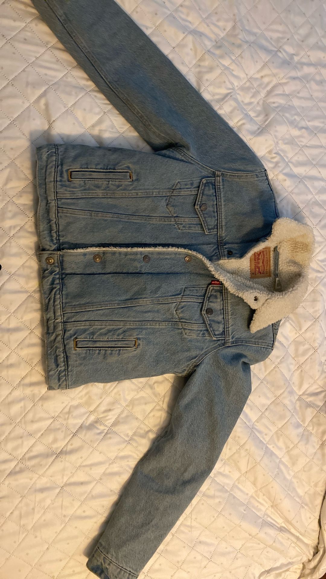Woman’s Levi’s Jacket With Wool Inside Medium