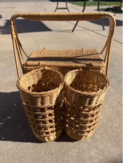 Double Wine Bottle holder and small picnic basket