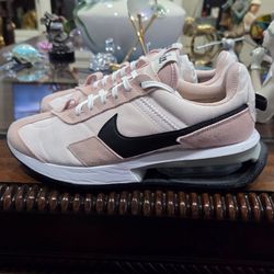 Nike Air Max pink size 7.5