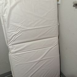  Minnie Mouse Toddler Bed