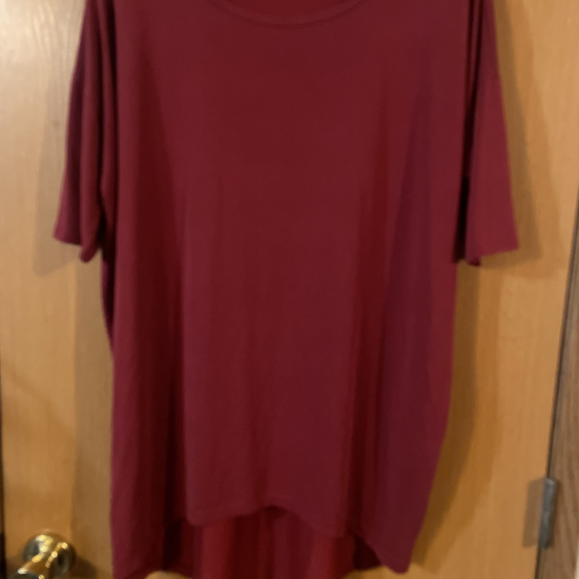 Women’s LuLaRoe; Small; Burgundy 