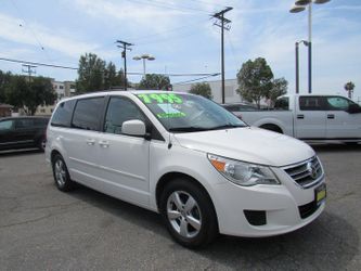 2011 Volkswagen Routan SE