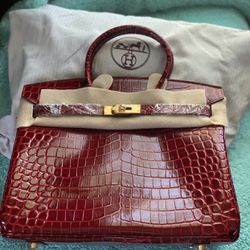 Hermes Birkin bag 30 Bronze dore Togo leather Gold hardware for Sale in  Phoenix, AZ - OfferUp