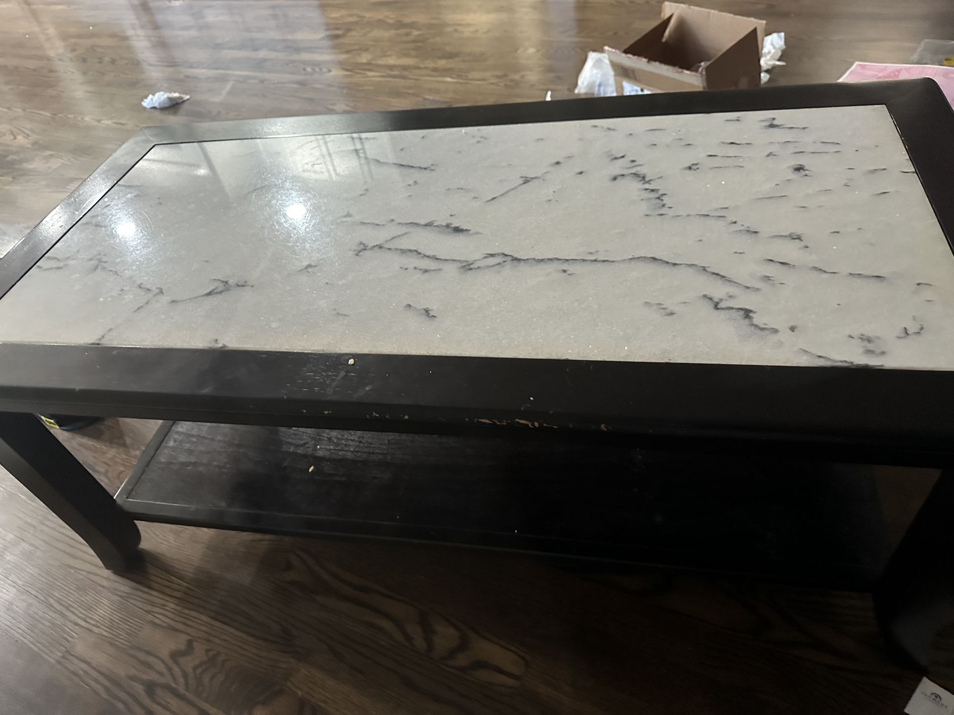 Coffee  Table With 1 Side Table 