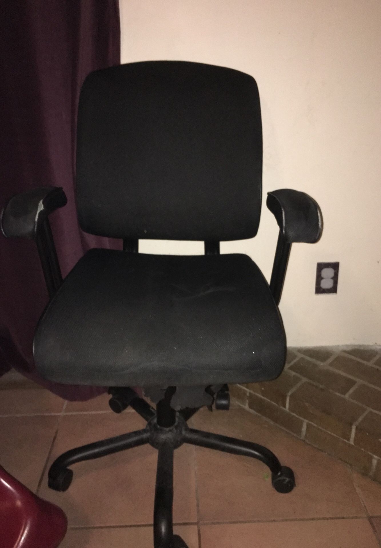 Office chair, amazing condition no tears