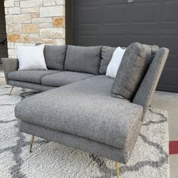 Luxury medium grey sectional couch west elm/sofa gris en L