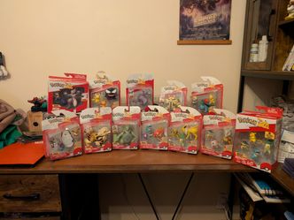 50+ Pokemon Battle Figures