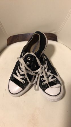 Converse sneakers size 8.5 woman/6.5 men