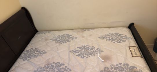 Queen size bed frame and mattress