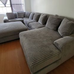 Brand New,  Gray 5-piece Raf Oversized Sectional, Seccional, Couch 