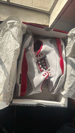 Air Jordan 3 Fire Red Sneakers