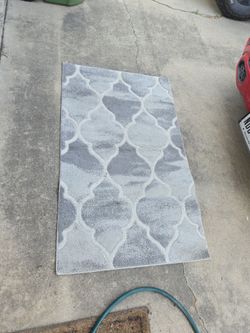 Gray Trellis Pattern Area Rug