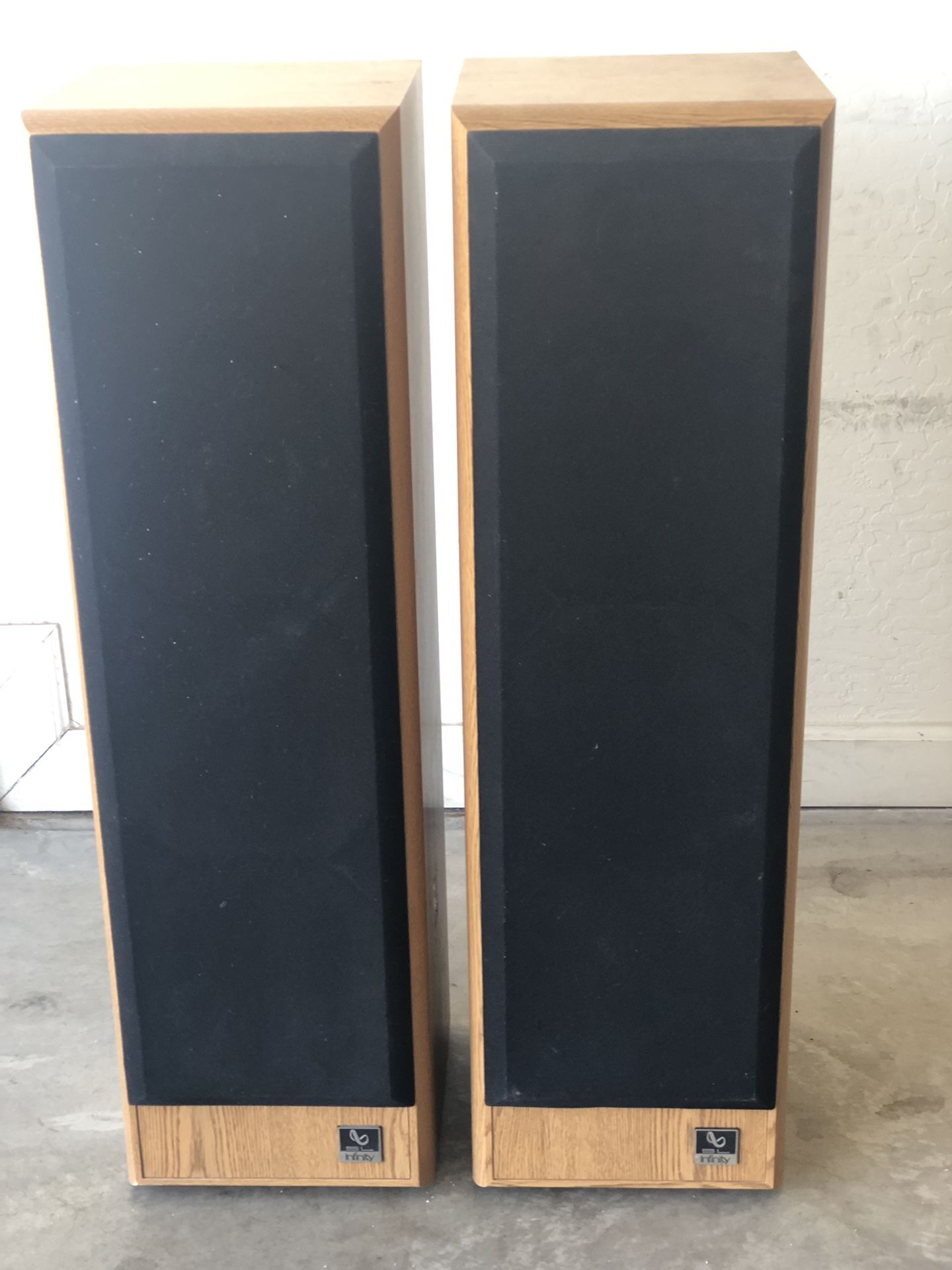 Retro Vintage 80’s Infinity Tower Speakers!