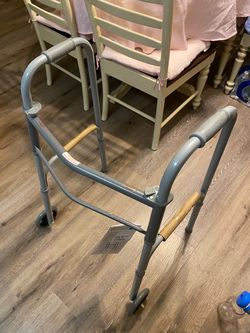 (MEDLINE) Folding Walker.