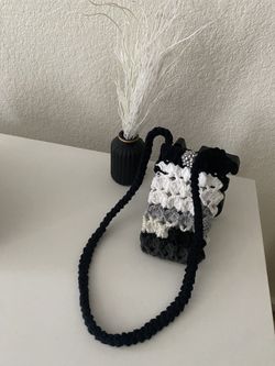 Cellphone Crochet Bag.
