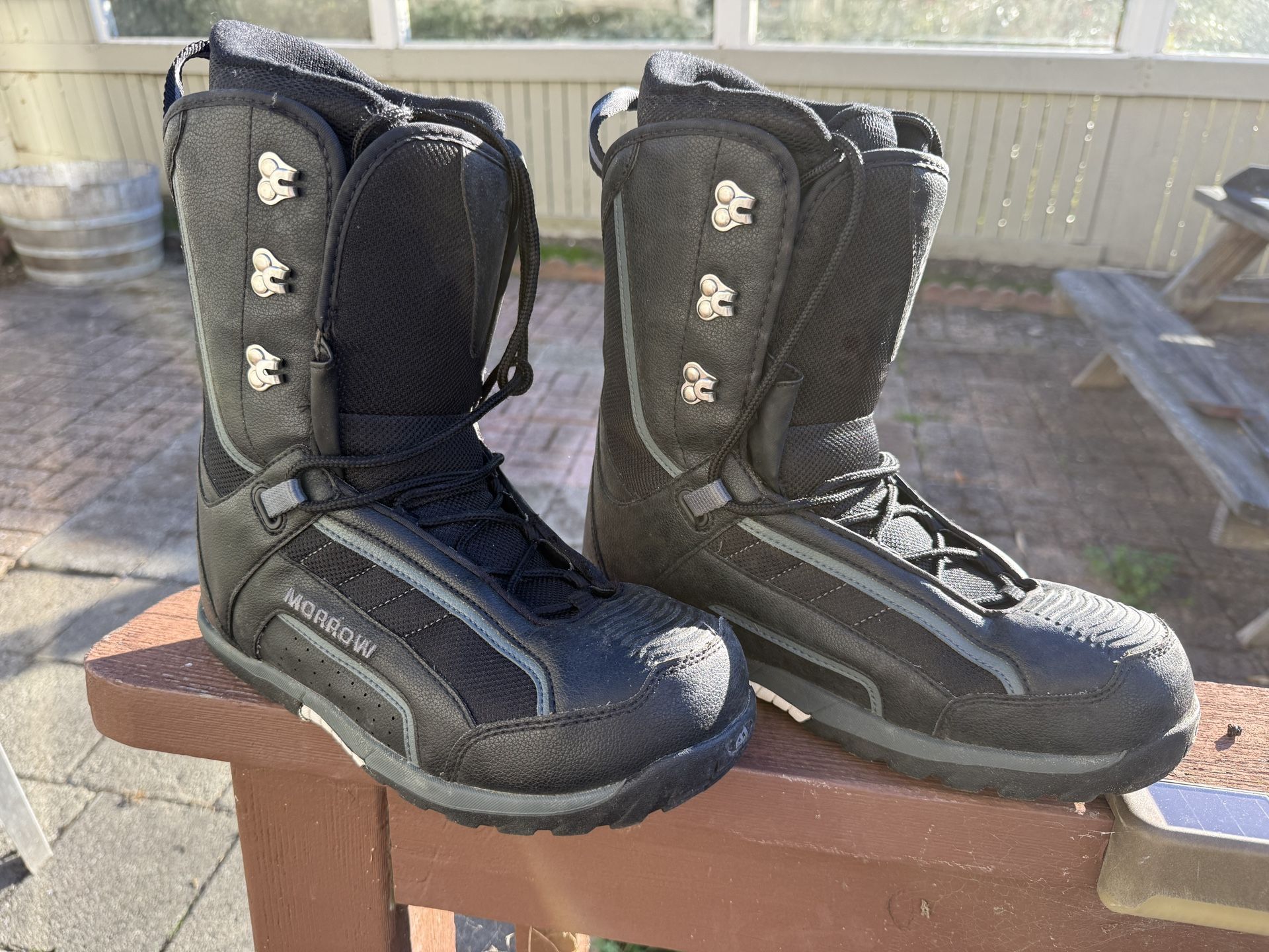 Morrow Snowboard Boots – Men’s Size 9